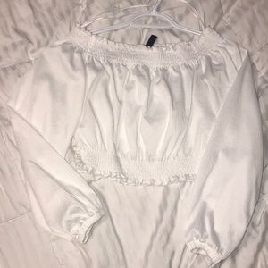 White crop top long sleeve